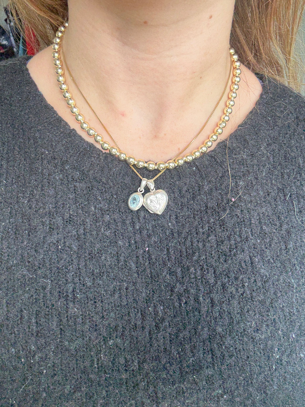 Two-toned round beaded necklace