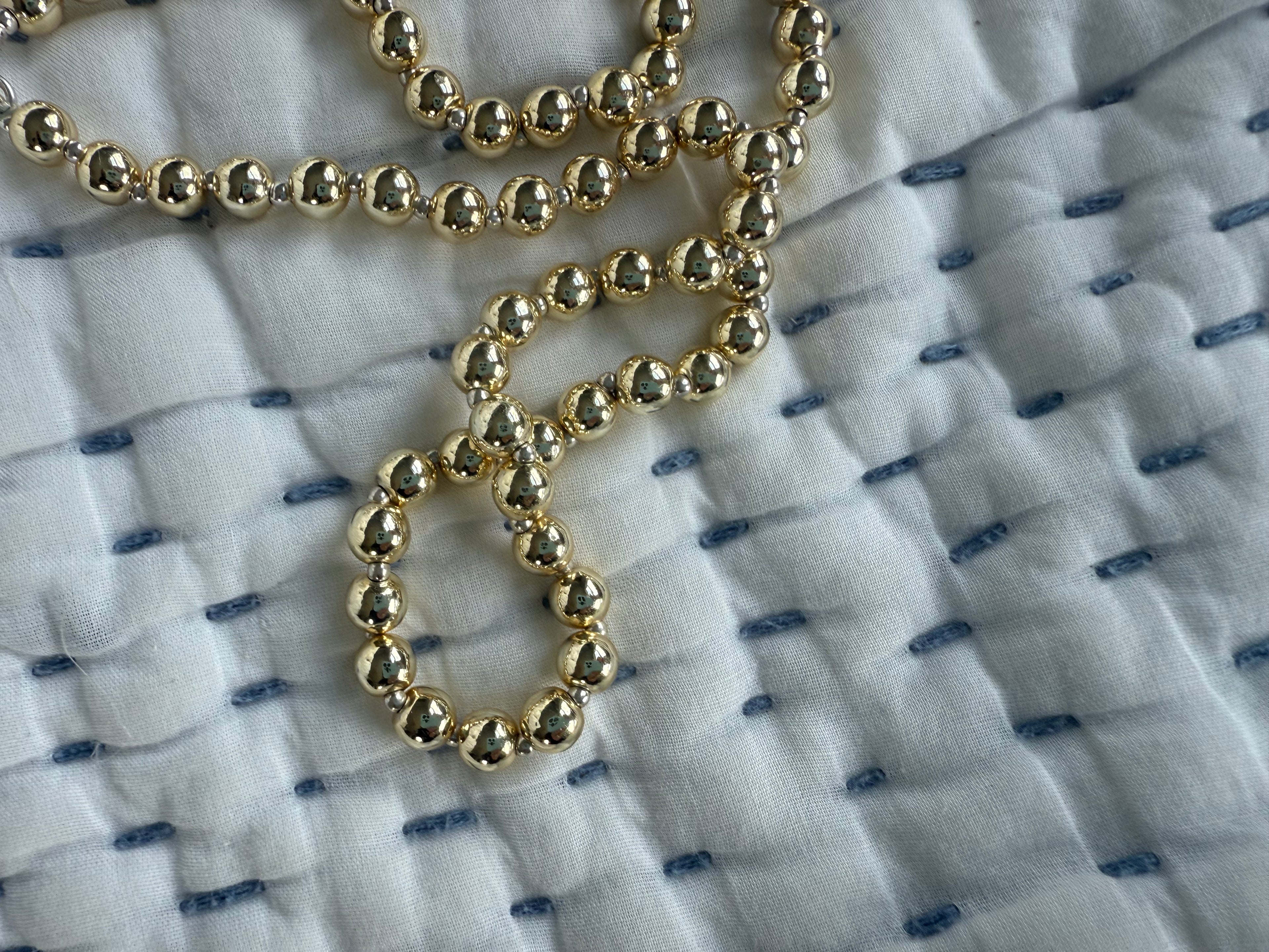 Two-toned round beaded necklace